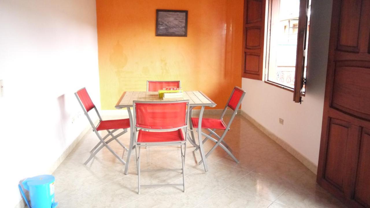Hostal Naty Luna Jardín Exterior foto